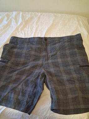 True Nation Flex Men's Plaid Shorts - Charcoal Gray